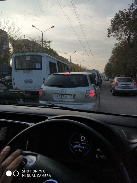 Жуткая пробка образовалась в Астрахани в районе Кировского рынка