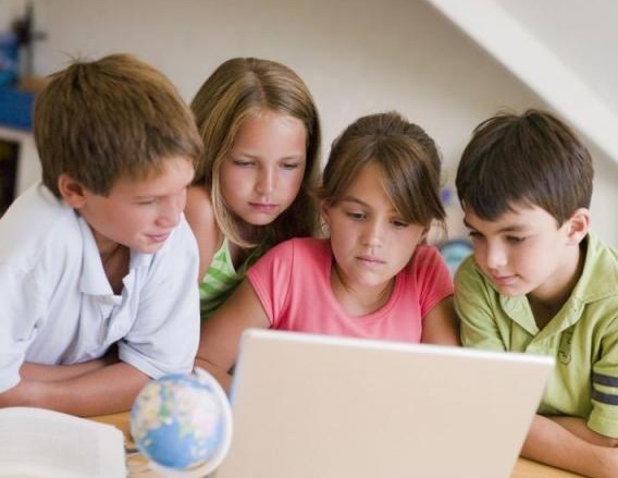 «Ростелеком» и Рособрнадзор представили технологические образовательные новинки для школьников 