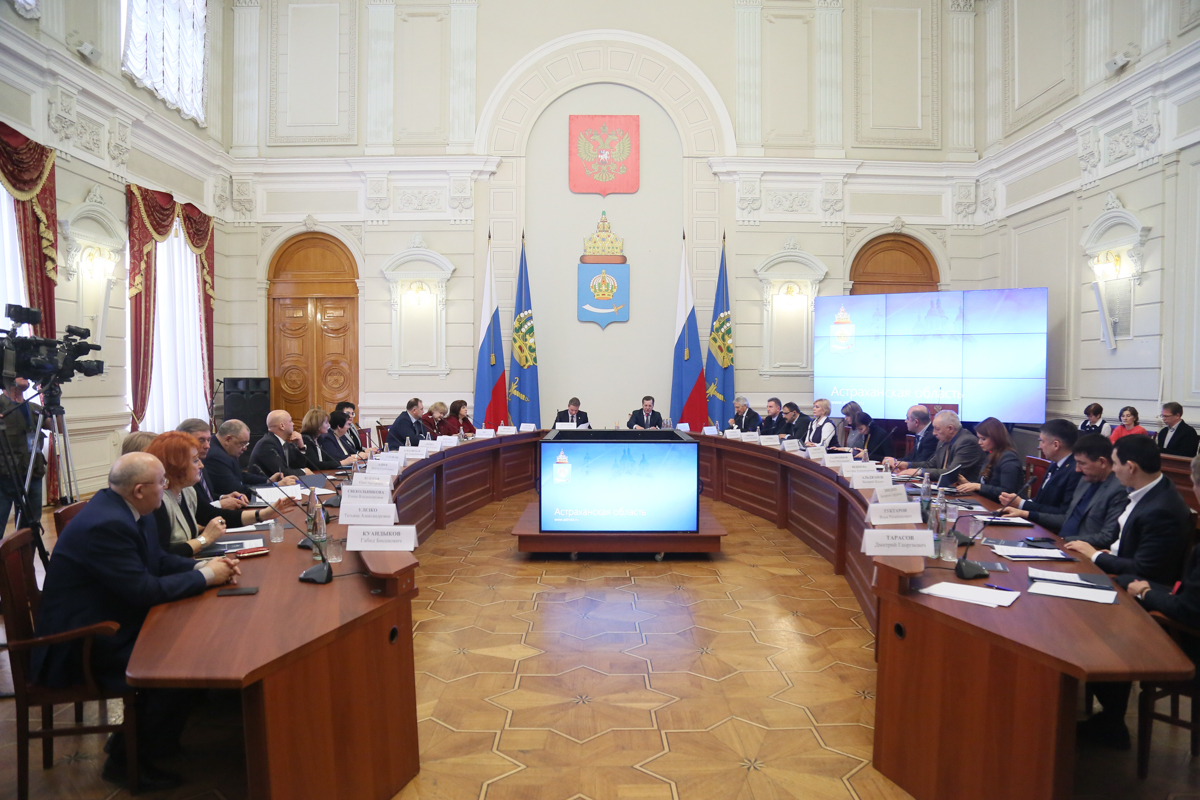 Александр Жилкин поручил астраханским главврачам подумать