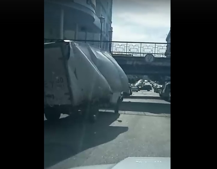 Мост глупости в центре Астрахани поймал очередную жертву