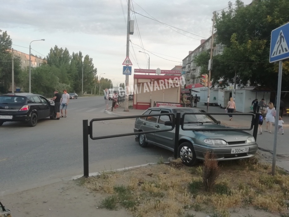 Удивительно входит. В Астрахани произошла авария перфекциониста