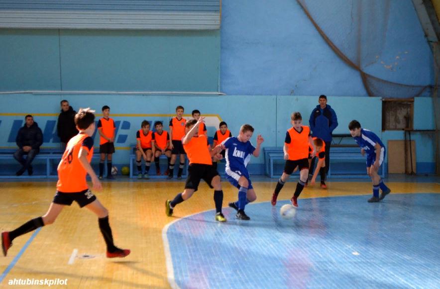 Футбольный турнир памяти Анатолия Гужвина завершился победой газпромовских команд