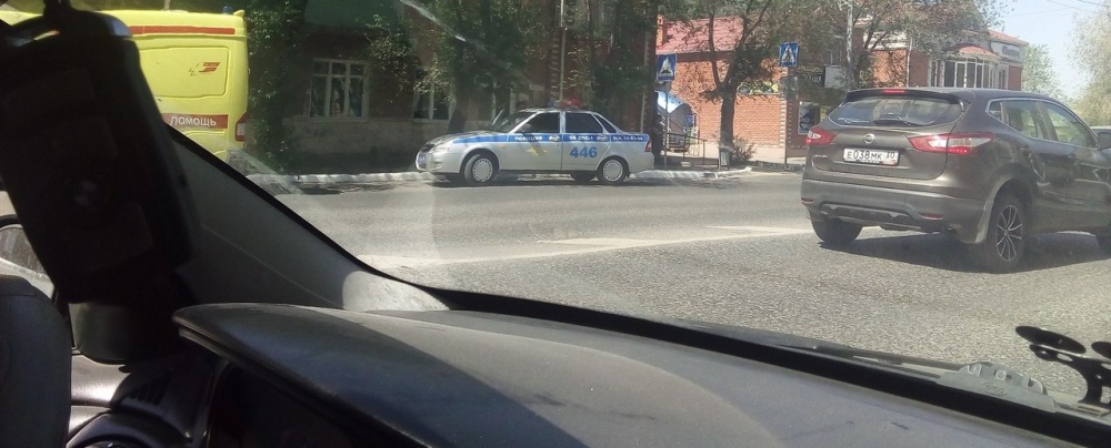 В Астрахани школьница попала под машину на пешеходном переходе