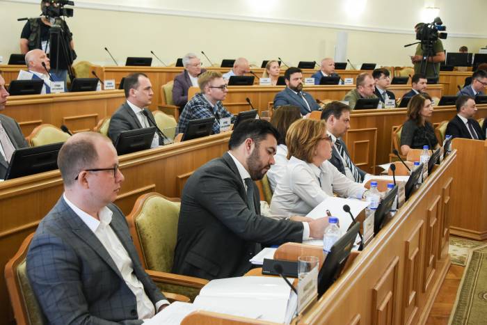 Комитет Госдумы провел в Астрахани выездной круглый стол о госрегулировании газонефтедобычи на шельфе