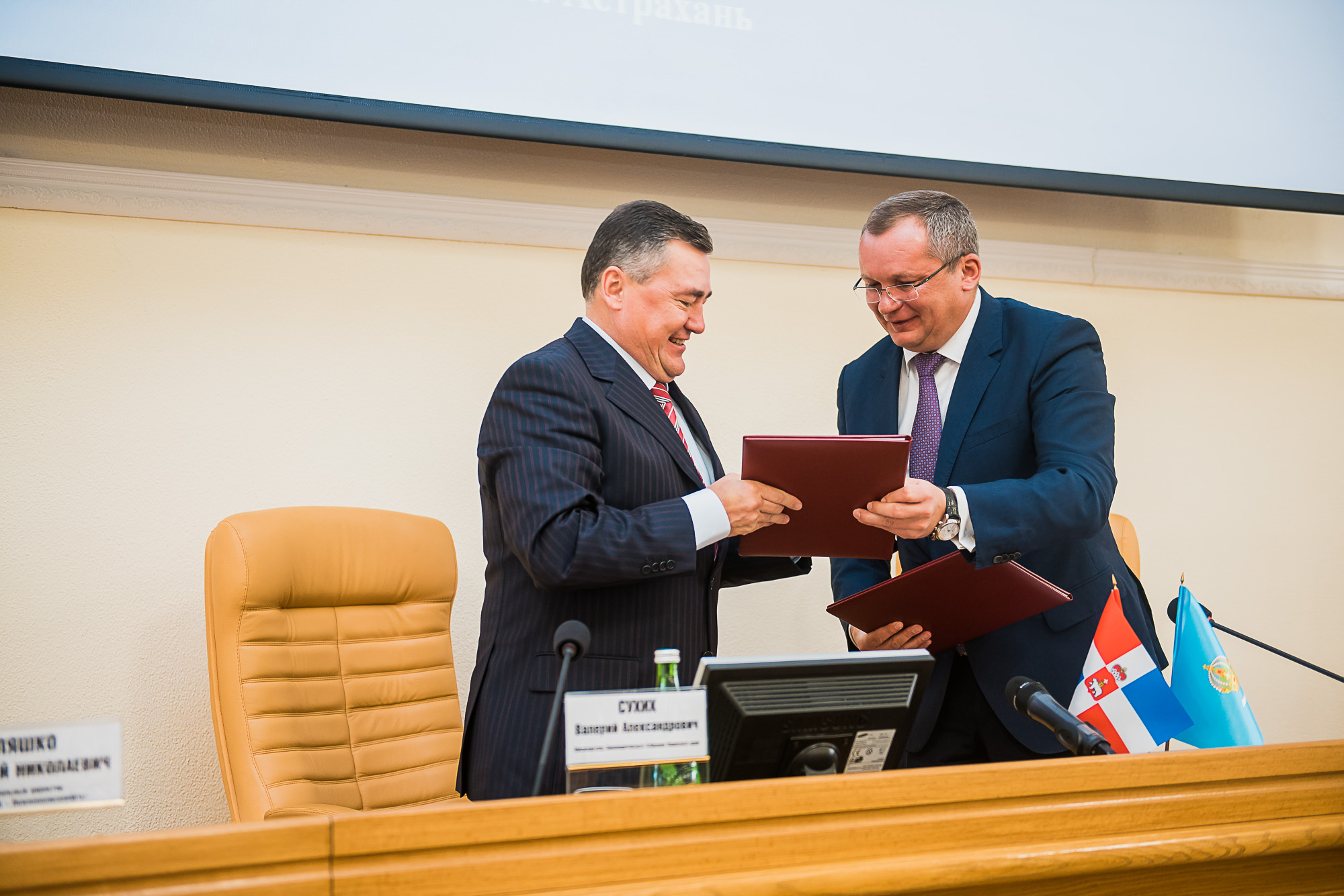 «ЛУКОЙЛ» продолжает поддерживать межпарламентские обмены