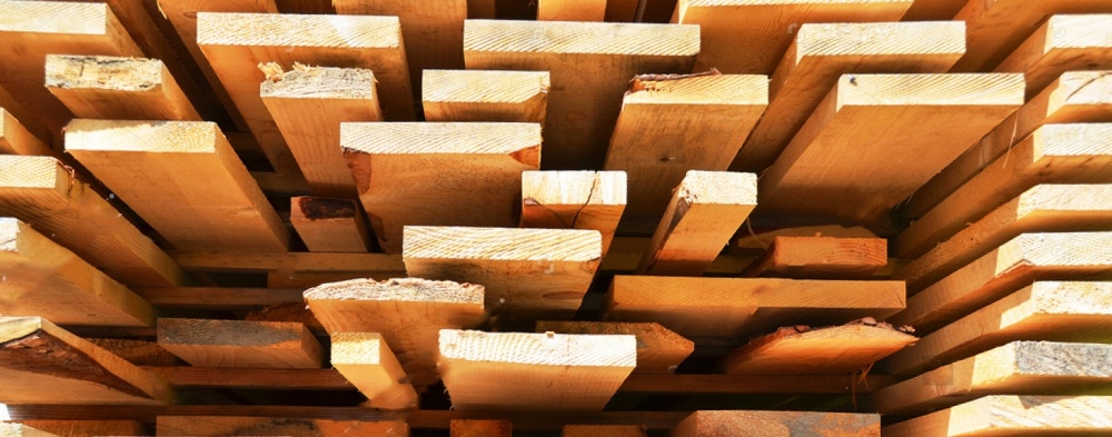 Астраханский предприниматель за долги лишился стройматериалов на полмиллиона