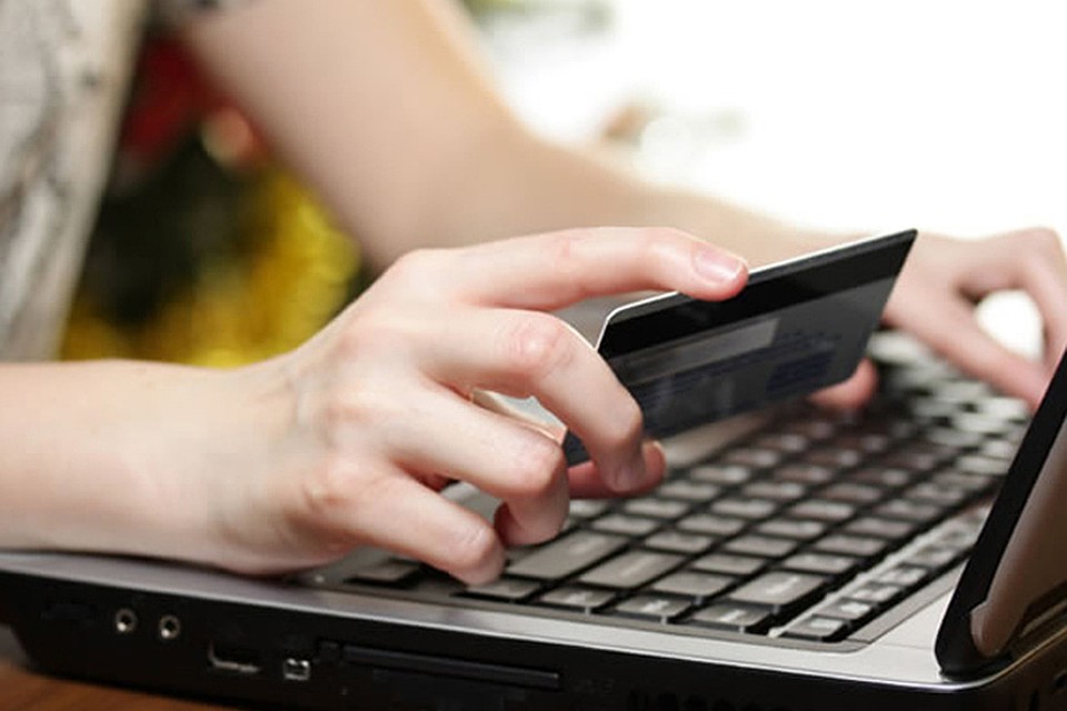 "Следователь" и "адвокат" обманули астраханку на миллион рублей