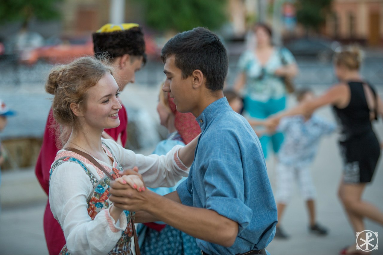 В Астрахани открывается сезон летних вечёрок