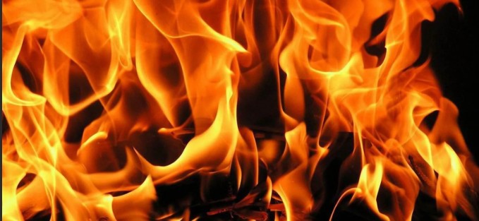 В Астрахани произошел пожар в многоэтажке