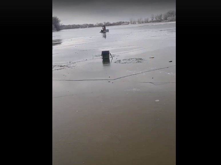 Дикая неприятность произошла на рыбалке в Астраханской области