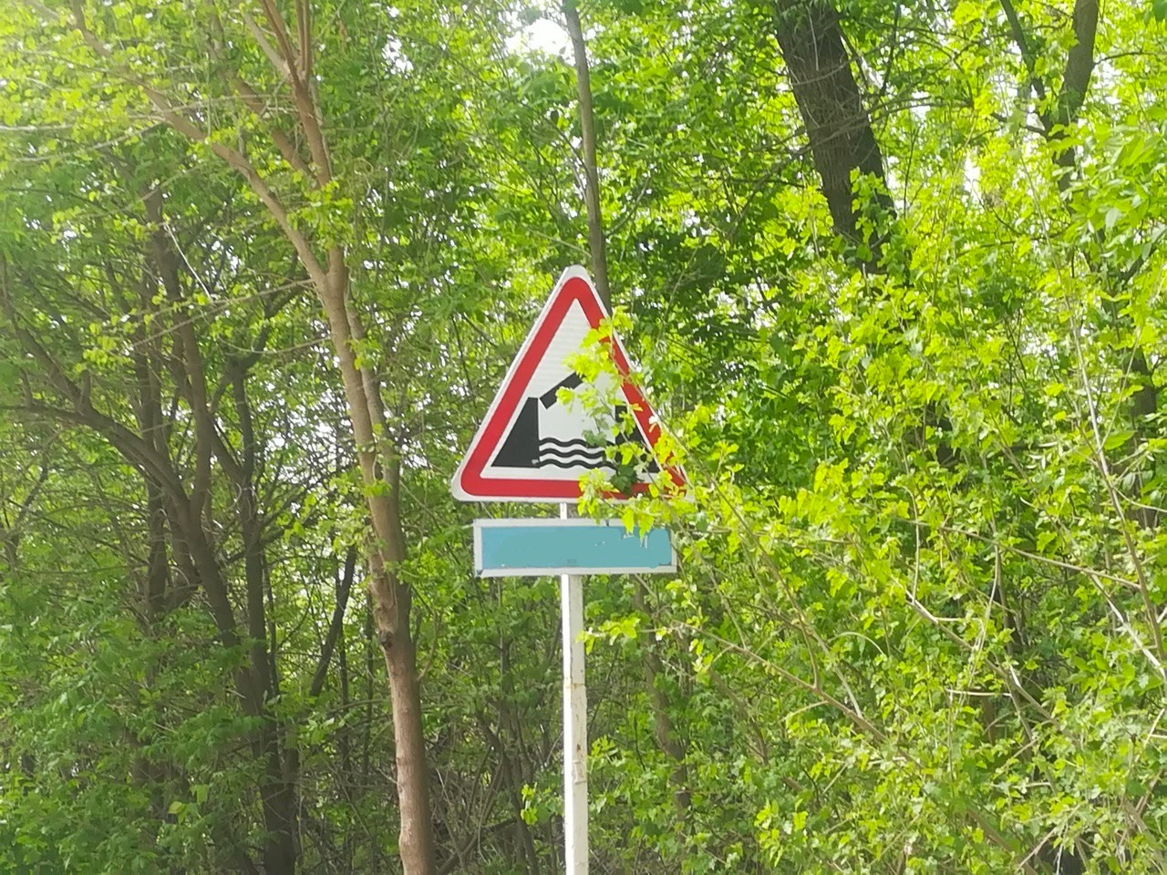 Паводок отрезал астраханский поселок и базу отдыха от большой земли