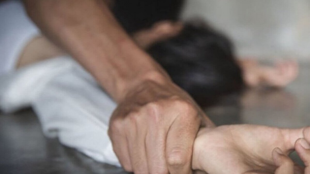 Астраханец подозревается в изнасиловании матери лучшего друга