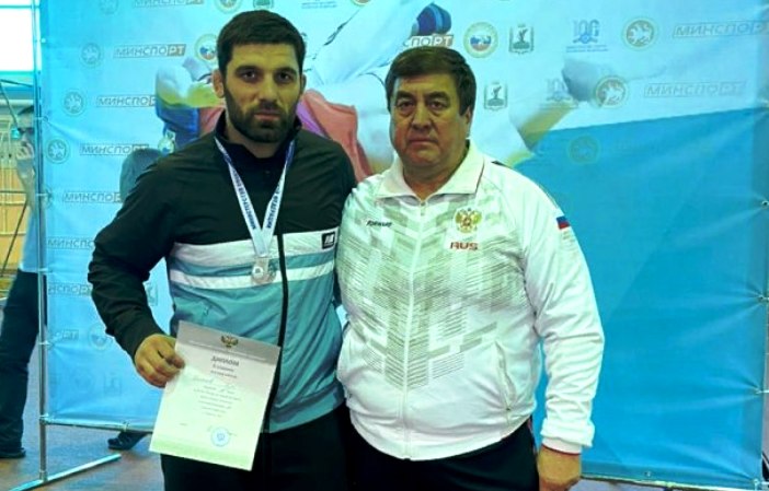 Астраханец стал серебряным призером Кубка России по борьбе на поясах