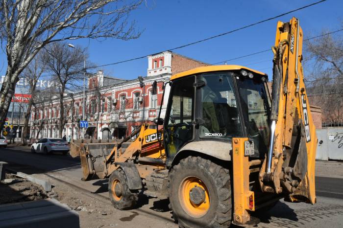 В Астрахани ремонтируют две улицы