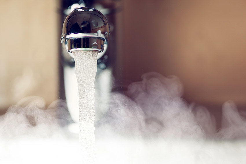 Сроки массового отключения горячей воды в Астрахани изменились