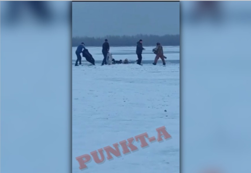 Появилось видео спасания детей, провалившихся под лед в Астрахани