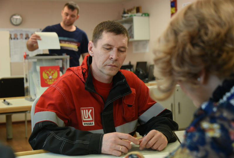 На морских платформах ЛУКОЙЛА выбирают Президента