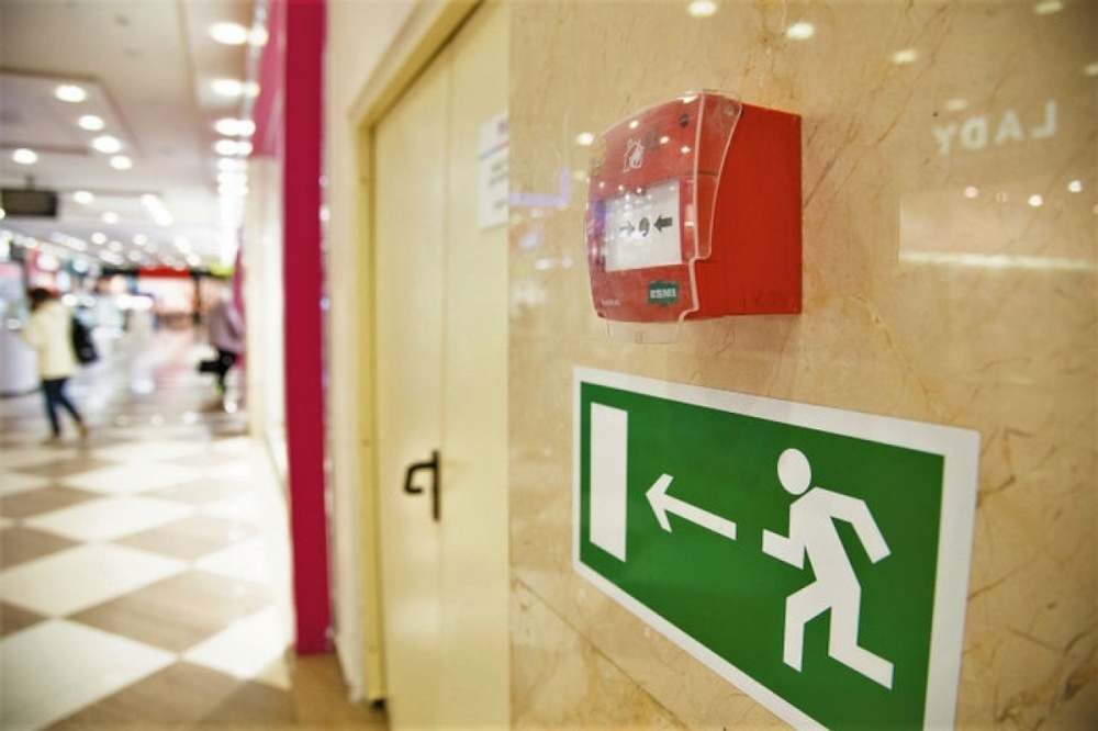 Губернатор Астраханской области поручил закрывать торговые центры, в которых нарушены нормы пожарной безопасности