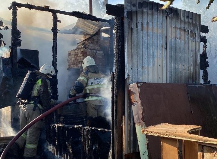 В Астрахани на садоводческом участке сгорел мужчина