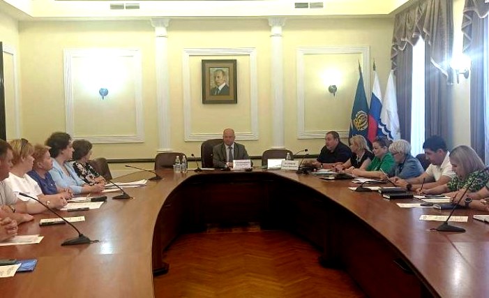 В Астрахани к новому отопительному сезону начали готовить многоквартирные дома