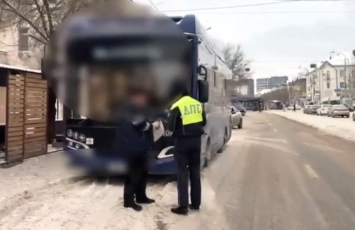 В Астрахани после рейда ГИБДД 26 водителей автобусов привлекли к административной ответственности