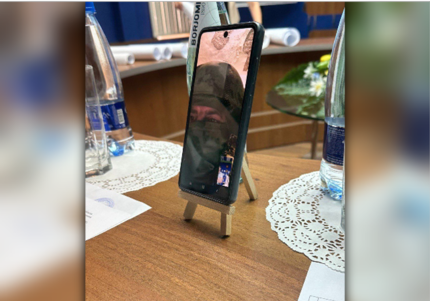 Четыре астраханских бойца защитили дипломы ссуза онлайн из зоны СВО