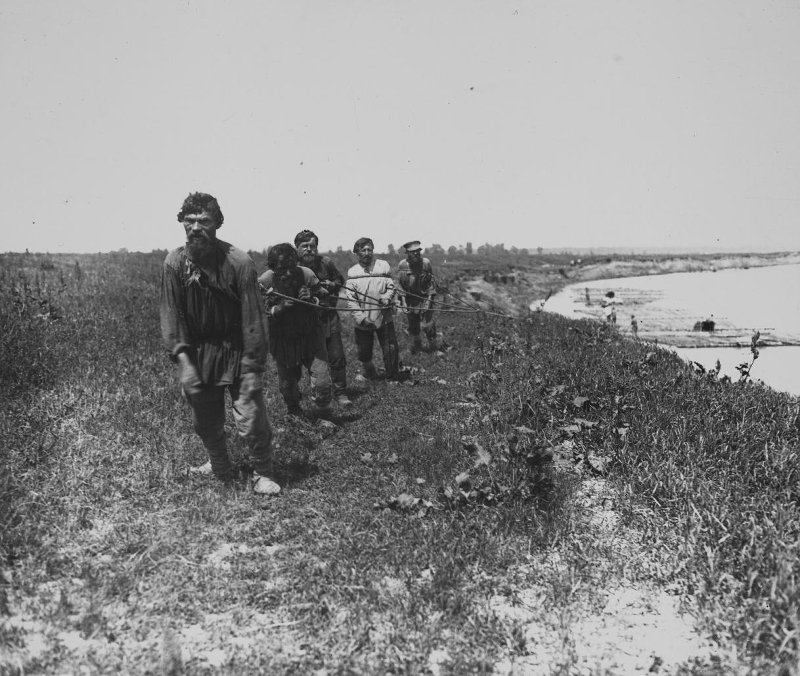 Астраханский численник. Бурлакам не на что купить водки