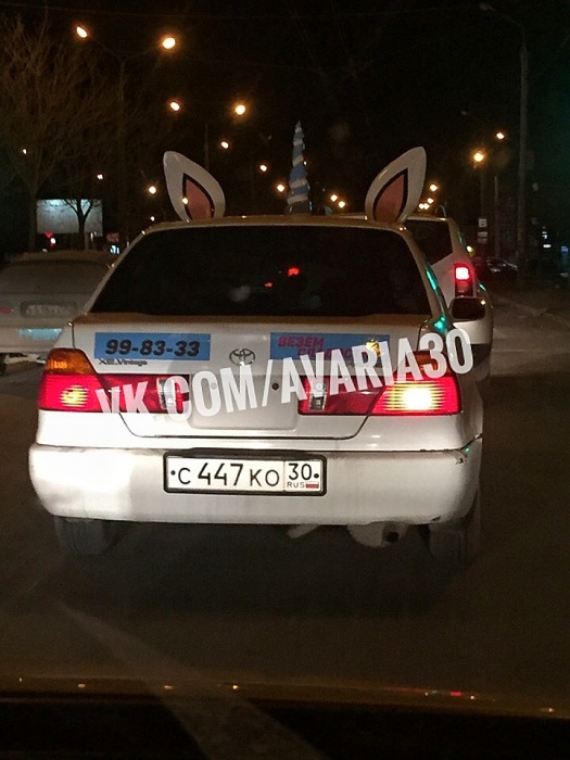 Фото дня: На дорогах Астрахани появился весёлый единорожка