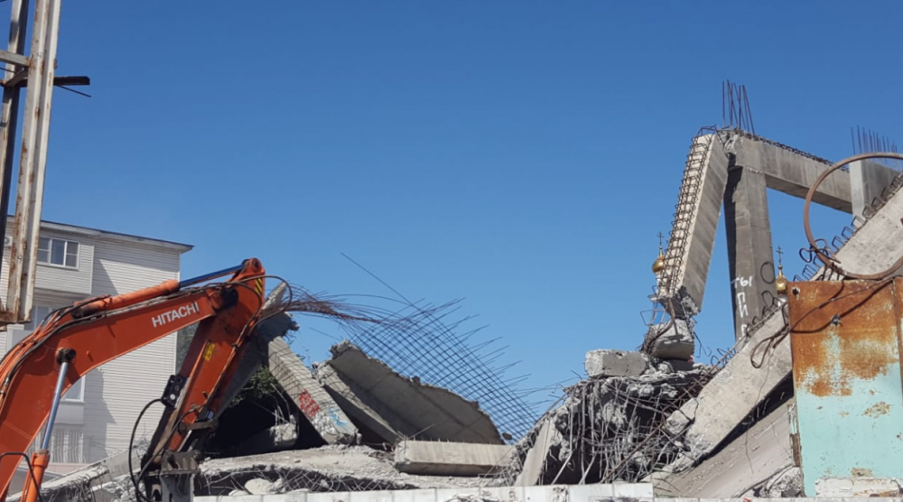 Особняк Дмитрия Медведева в Астрахани начали сносить