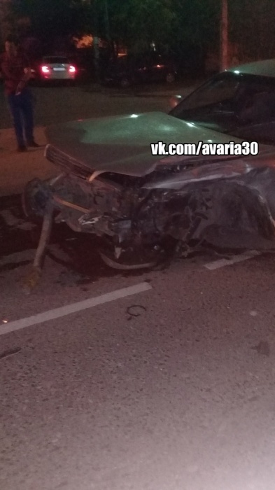 Консервный паровозик из 6 машин: серьезная авария в Астрахани