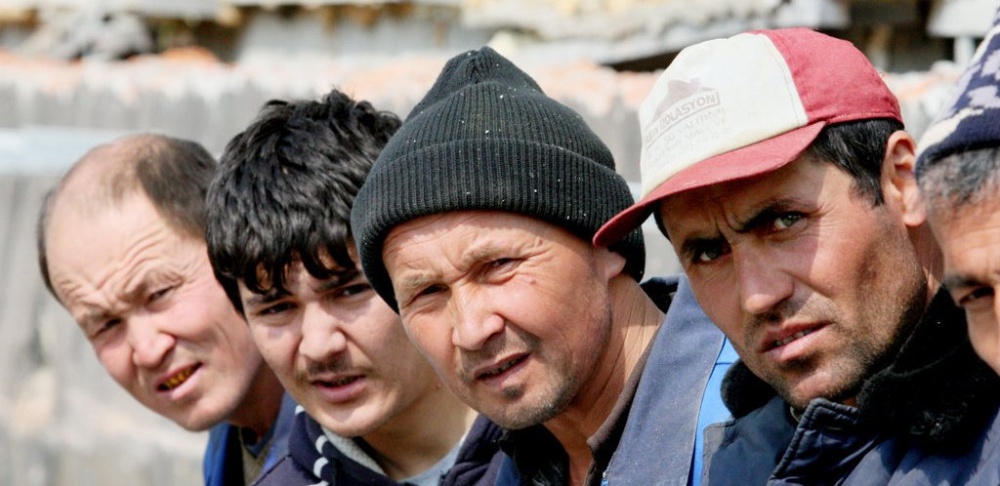 В Астраханской области чаще всего нелегально задерживаются гости из Узбекистана и Таджикистана