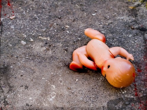 Пьяная астраханка уронила 3-месячного сына  - ребенок умер