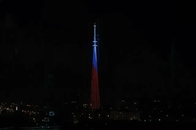 Астраханская телебашня включит салют и узорные переливы в цветах триколора