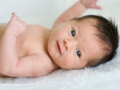 В праздничные дни ряды астраханцев пополнили 39 малышей