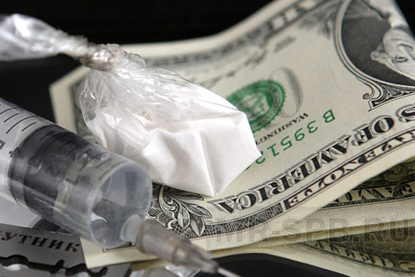 Преступная группа вывела на астраханский рынок новый наркотик