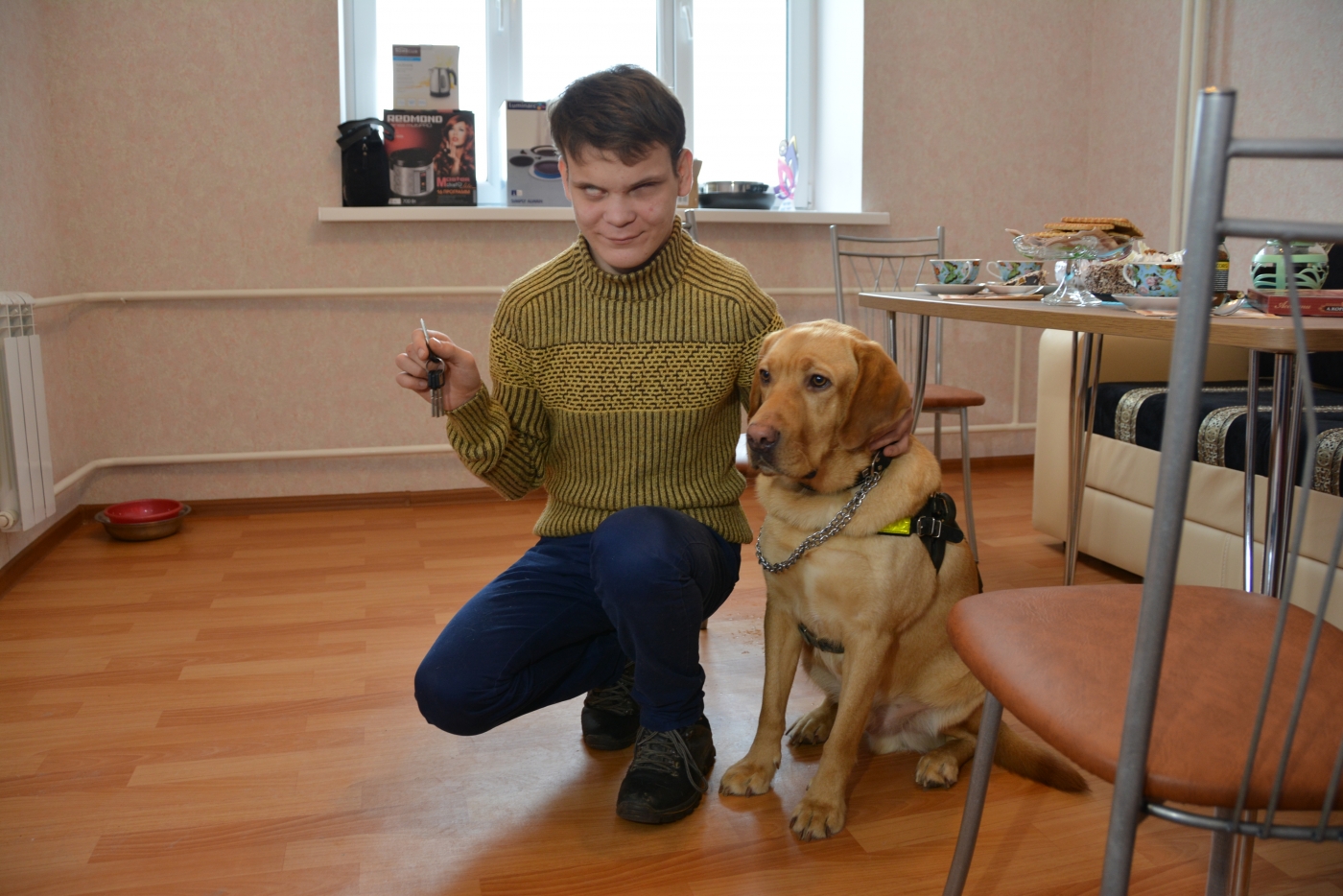 Слепой студент, которого выселили из общежития из-за собаки-поводыря, получил квартиру