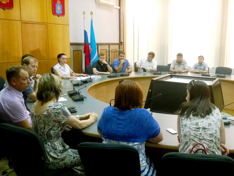 Предприниматели требуют закрыть стихийный рынок в Жилгородке