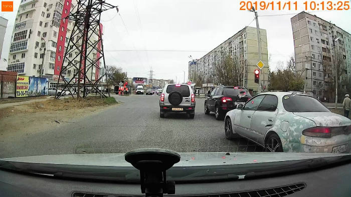 В Астрахани на перекрестке у онкодиспансера заработал светофор