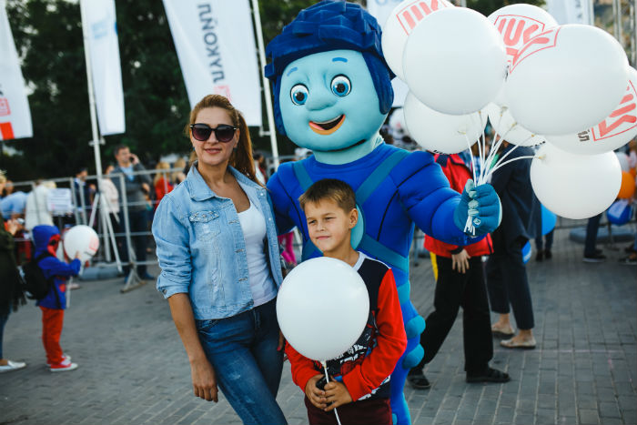 Астраханцев ждет яркая концертная программа. В подарок от ЛУКОЙЛА