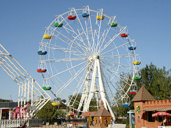 Воскресным вечером остановилось «Колесо обозрения» в парке «Планета»