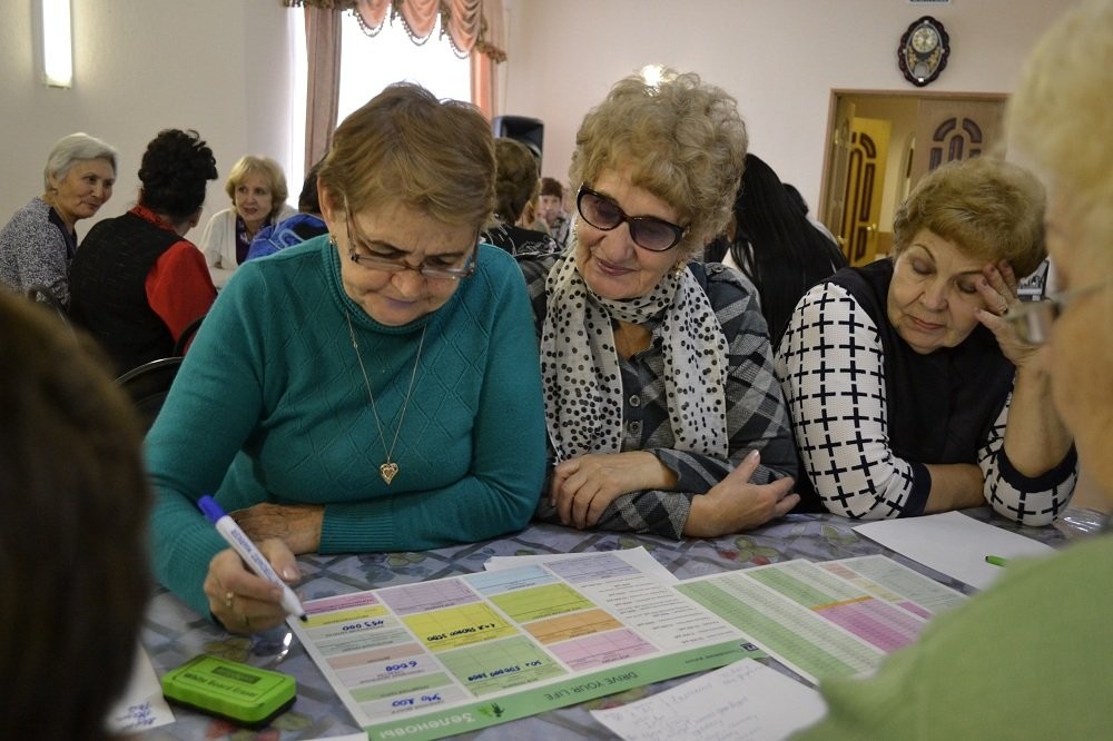 Астраханских пенсионеров учат, как разбогатеть