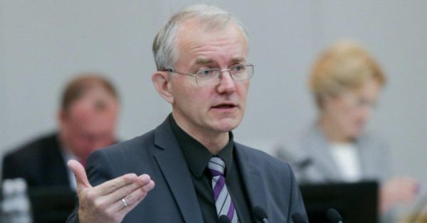 Олег Шеин считает, что центр выделяет Астраханской области недостаточно денег на расселение