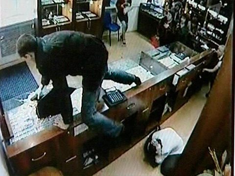 Грабители ломбарда в Астрахани, укравшие почти миллион, пошли под суд