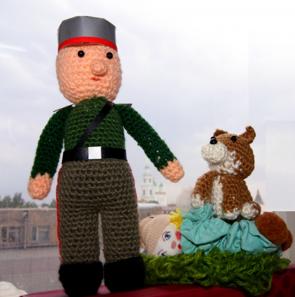 Юные астраханцы сшили кукол для полицейских