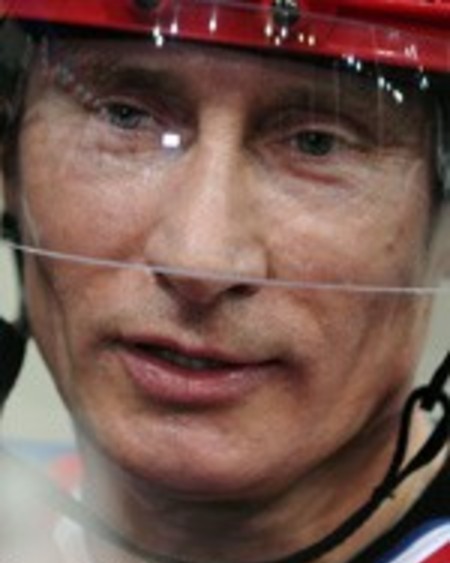 Астраханец Виктор Хайрулик сыграл в хоккей с Путиным