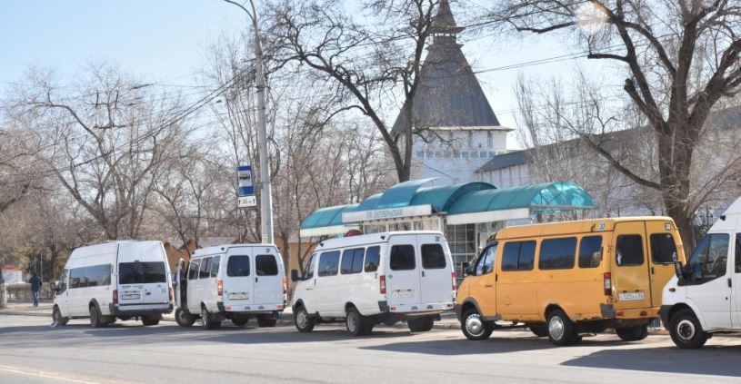 В Астрахани водители маршруток устроили забастовку