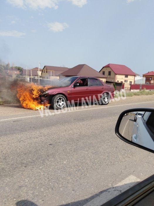 Под Астраханью прямо на дороге сгорел автомобиль