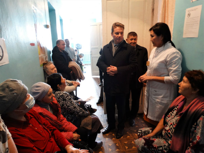 Глава регионального Минздрава Павел Джуваляков встретился с коллективом и пациентами Марфинской больницы