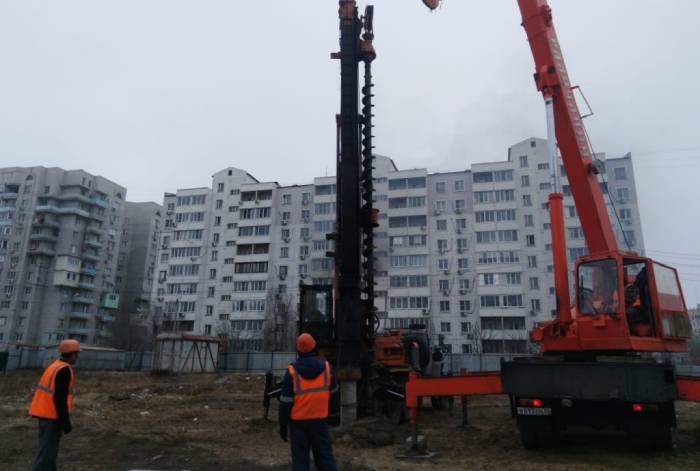В Астрахани на Бабаевского строят дом для переселенцев из ветхого жилья