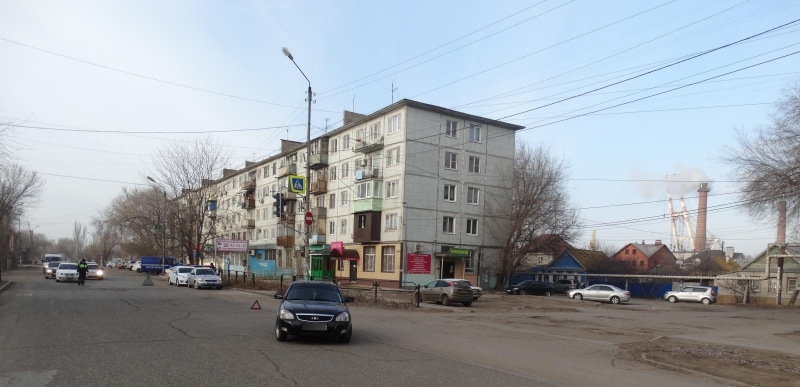 В Астрахани пешеход-нарушитель угодил под машину